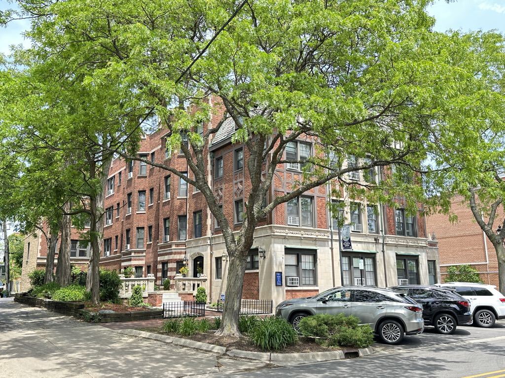 370 Hazel Ave Unit B2, Glencoe, IL 60022 Condo for Rent in Glencoe