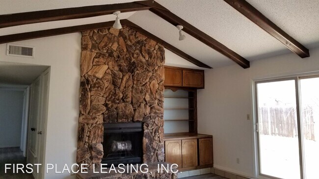 Building Photo - 3 br, 2 bath House - 524 Merrill Dr.