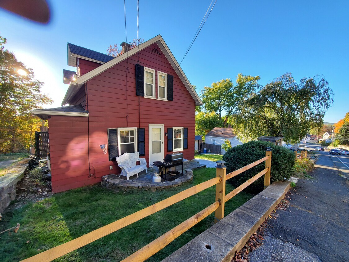 122 Platt St, Ansonia, CT 06401 House Rental in Ansonia, CT