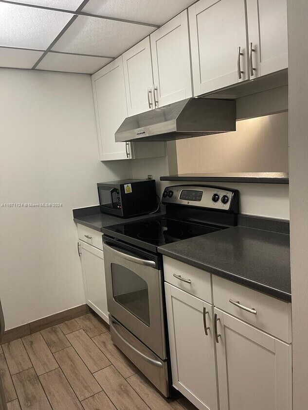 Primary Photo - 1 bedroom in Holllywood FL 33023