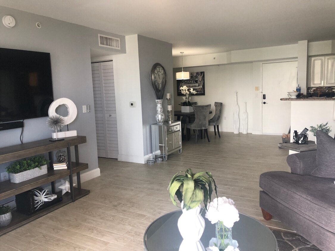 Foto principal - 3594 S Ocean Blvd