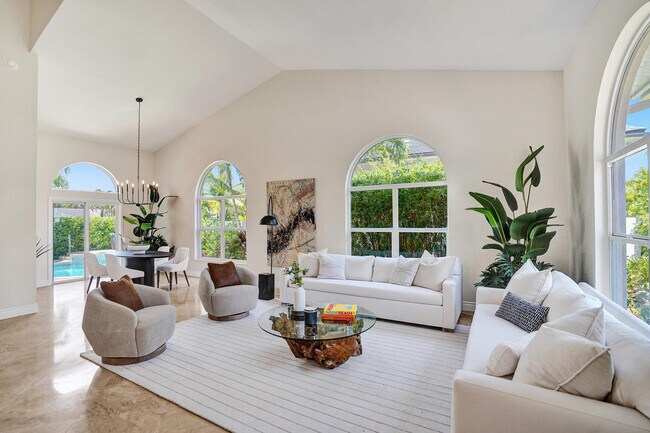 Foto del edificio - 923 Dogwood Dr