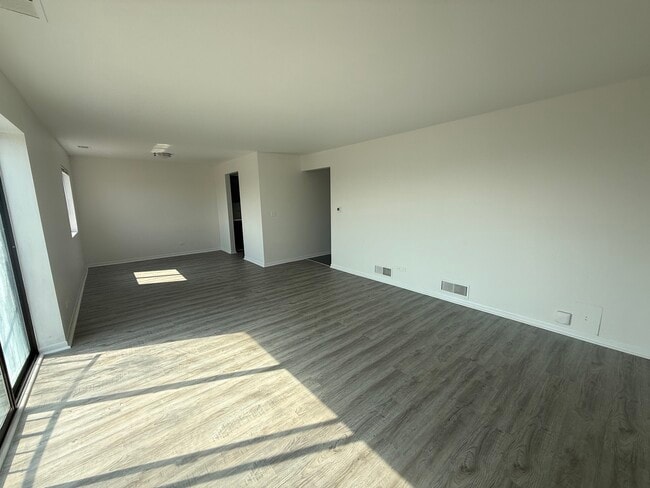 Building Photo - 2300 N Harlem Ave
