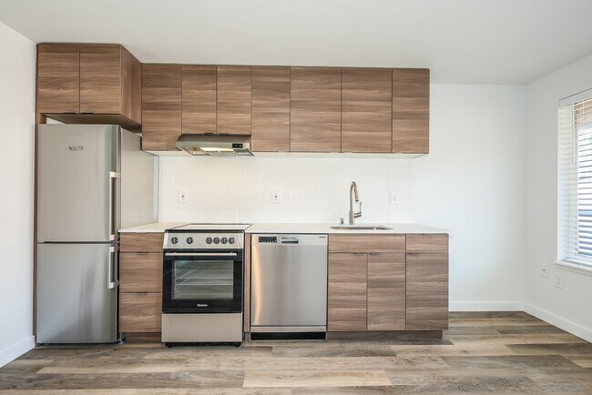 Foto del edificio - 1211 Northeast 56th Street