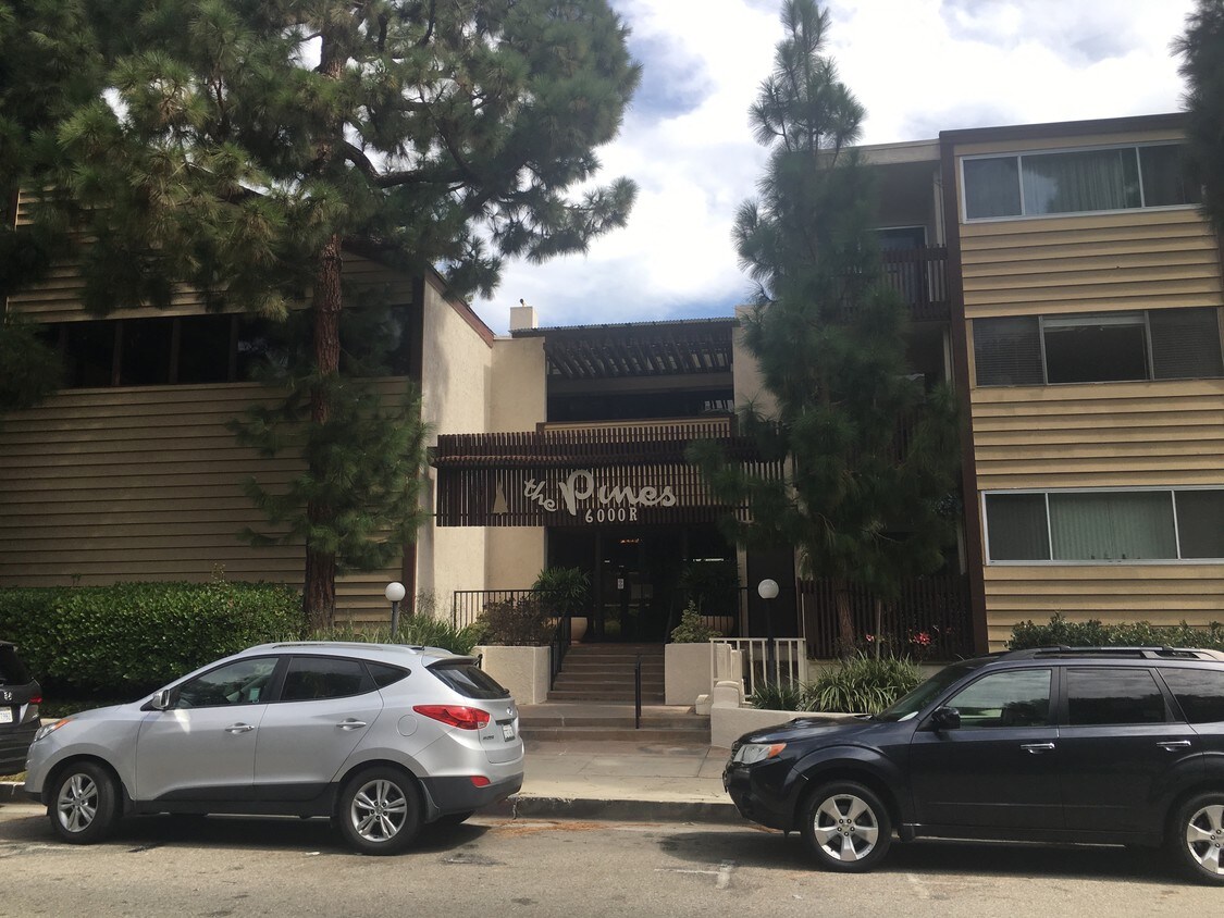 Foto principal - 6000 Canterbury Dr