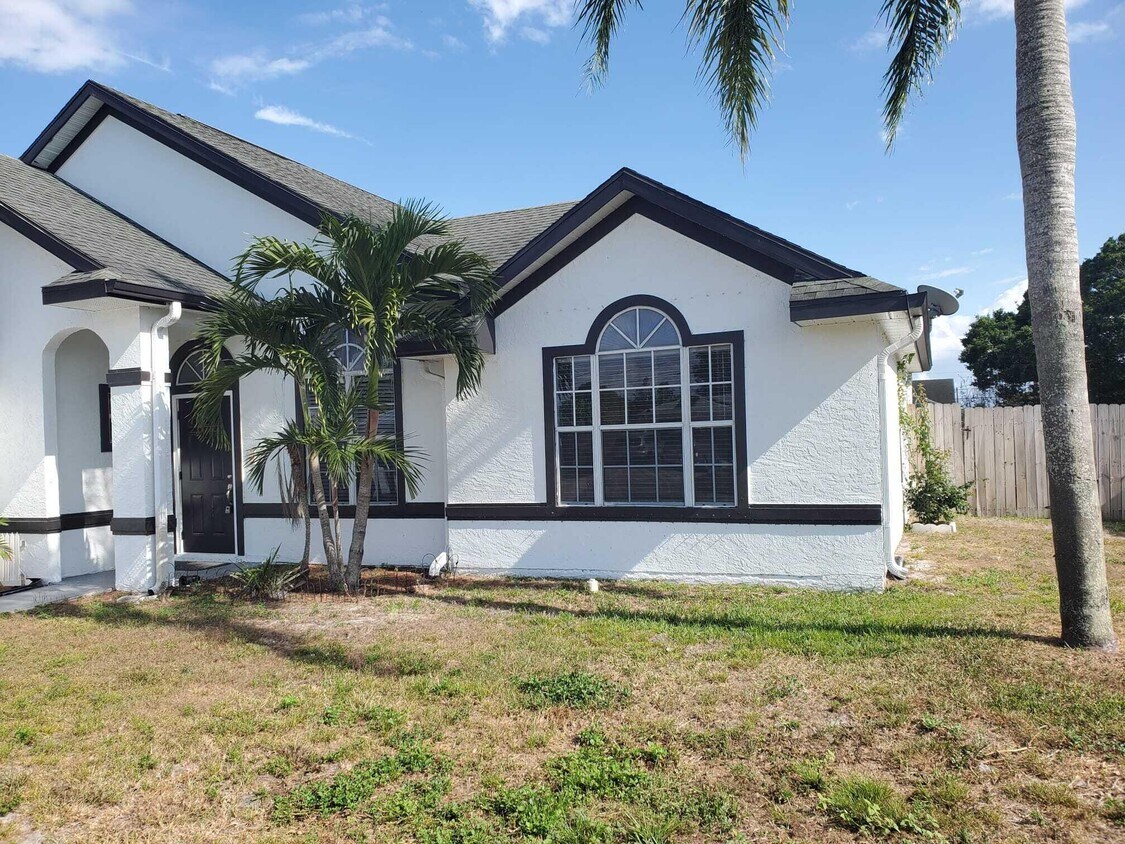 678 SW Pueblo Terrace, Port Saint Lucie, FL 34953 House Rental in