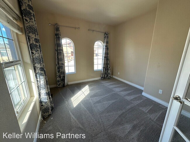 Foto del edificio - 4 br, 4 bath House - 7047 Jagged Rock Cir