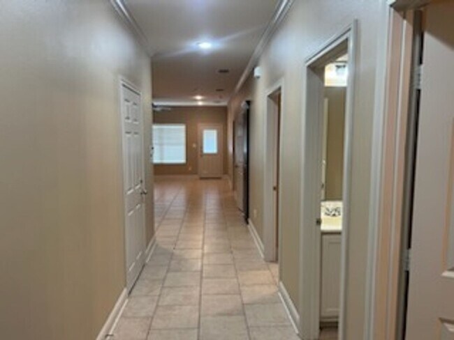 Foto del edificio - 3915 Mobley Cir