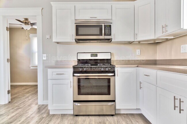 Building Photo - 290 2nd Ave