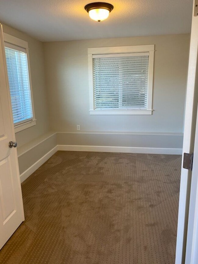 Foto del edificio - Light and bright one bedroom near PSU in S...
