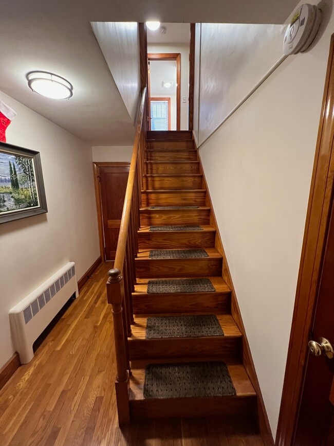 Building Photo - 964 Wellington Rd