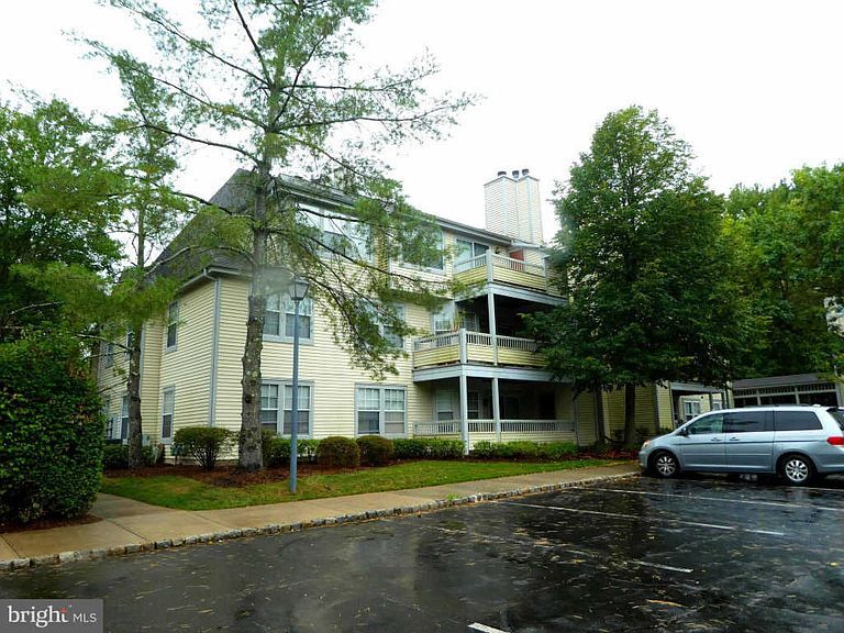 Primary Photo - 32 E Knight Ave