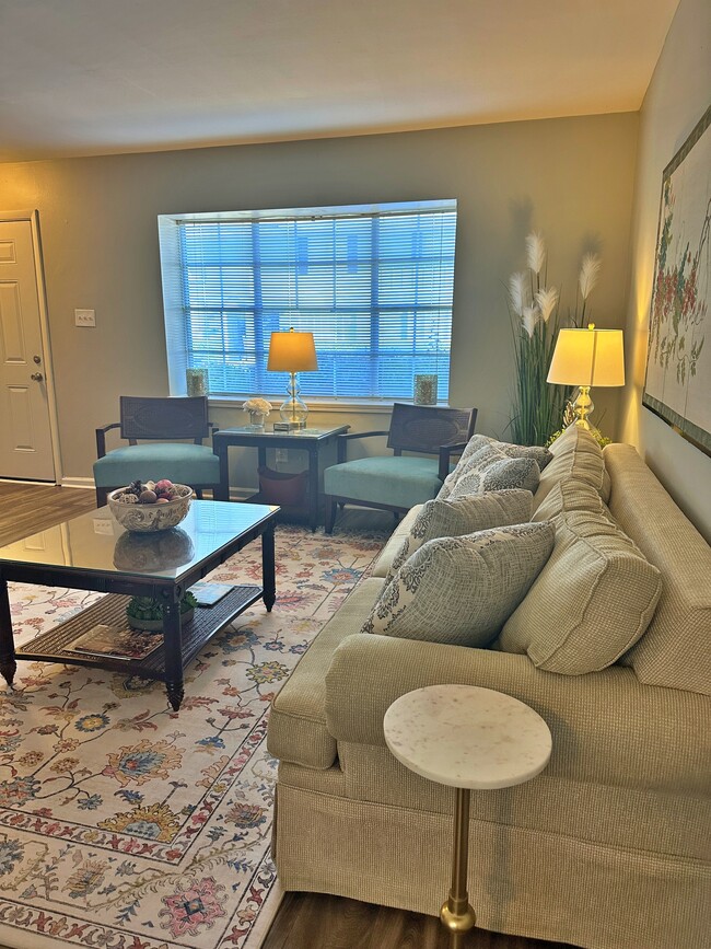 Living Room Model - Foxwood Apartment Townhomes