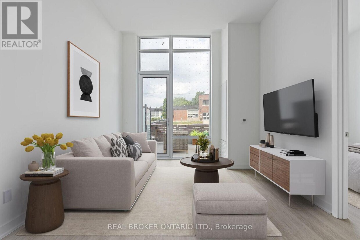 Photo principale - 8188-8188 Yonge St