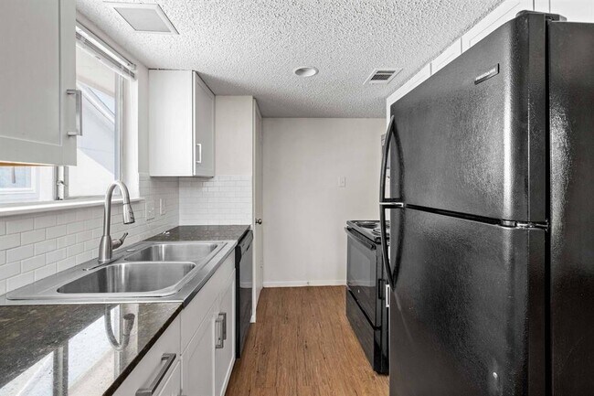 Building Photo - 3421 Willowrun Dr