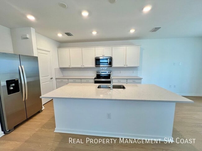 Building Photo - 27851 Solis Grande Dr