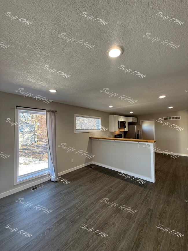 Building Photo - 119 Kickapoo St