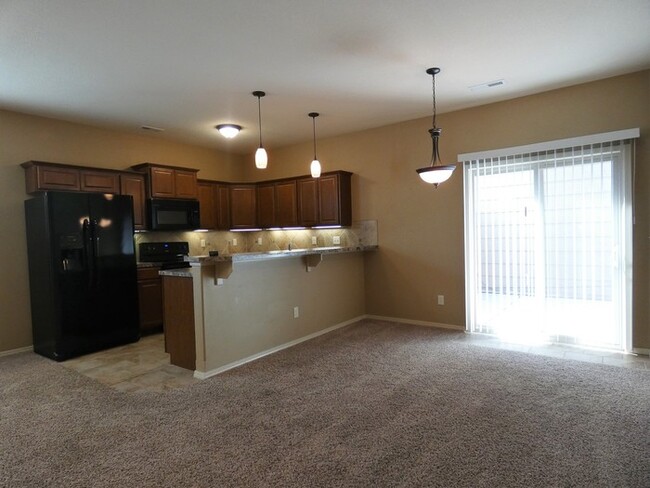 Building Photo - 1552 S Goebel Cir
