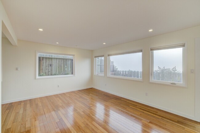 Building Photo - 516 Heathcliff Dr