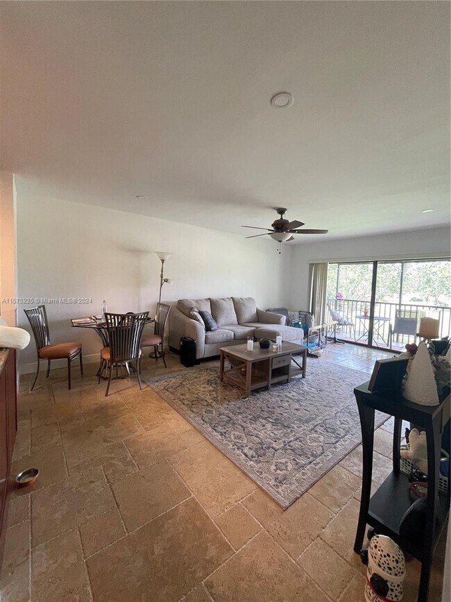 Building Photo - 9101 Jacaranda Ln