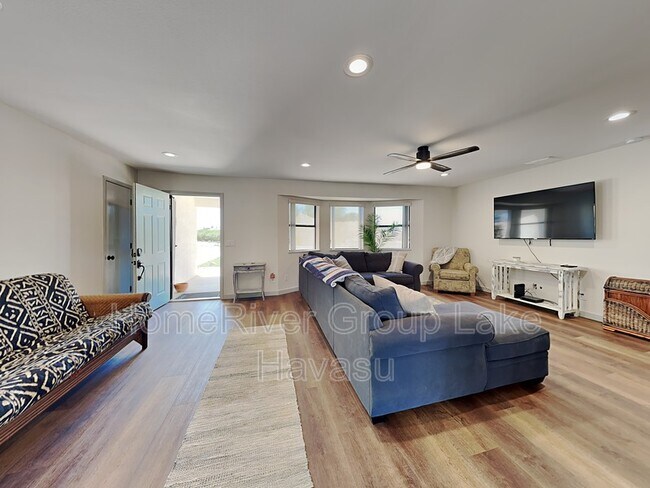 Building Photo - 3911 Brookside Dr