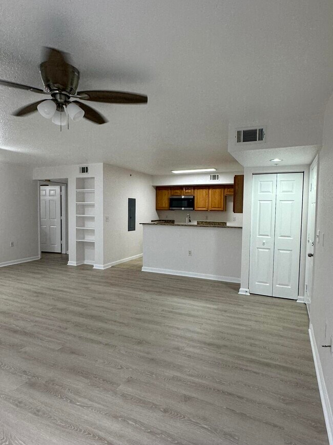 Foto del edificio - 261 SW Palm Dr