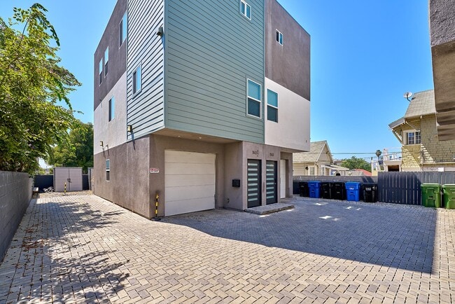 Building Photo - 1143 Irolo St