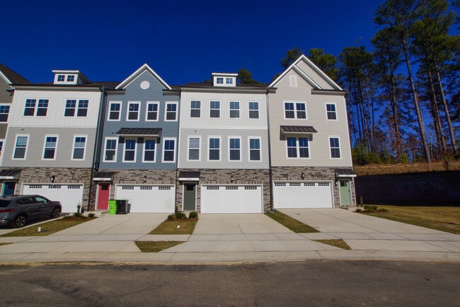 Building Photo - 2024 Eva Pearl Dr