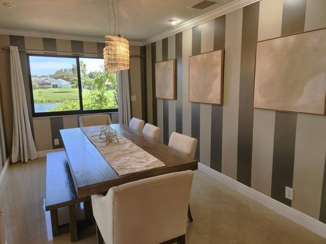 Foto del edificio - 3250 Lakeview Blvd