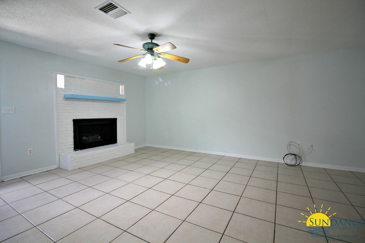 Primary Photo - Adorable 2 Bedroom Home in Shalimar
