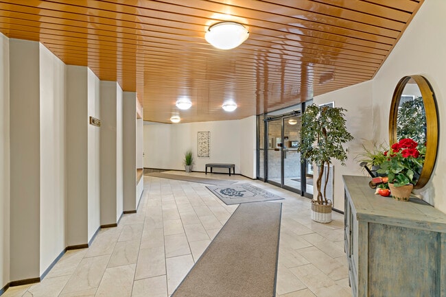 Foto del edificio - 6730 Vernon Ave S