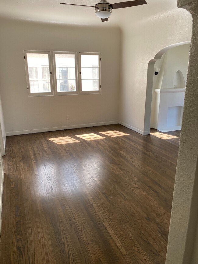 Dining Room - 1854 S Sycamore Ave
