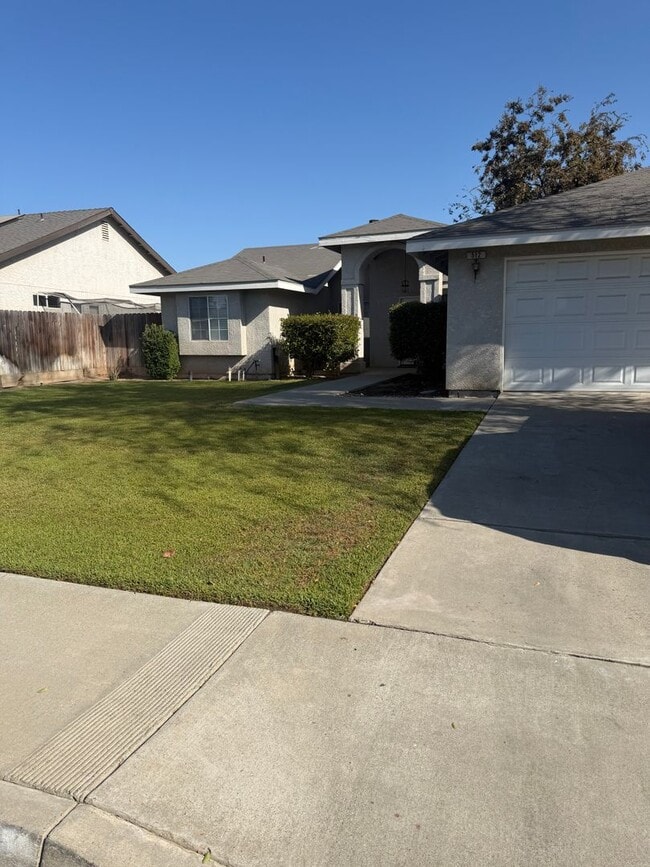 Building Photo - 512 W Windsor Dr