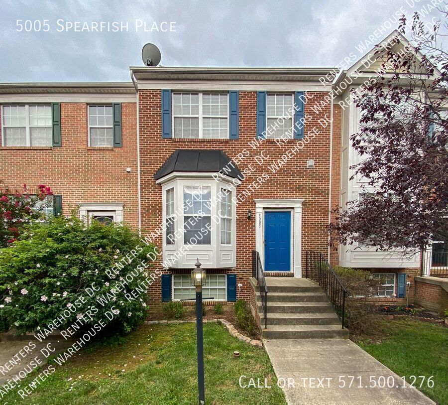 Foto principal - Fresh, Bright 4bd/2 full bath/2 half TH w/...