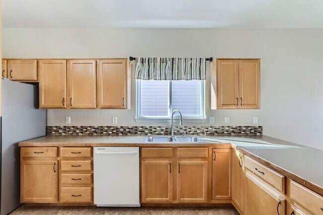 Building Photo - 369 Wrybill Avenue, Loveland, CO, 80537