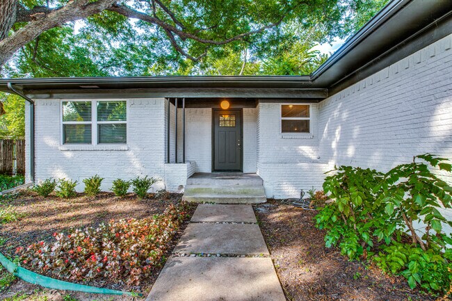 Building Photo - 6912 Clemson Dr