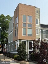 Building Photo - 471 Luray Pl NW
