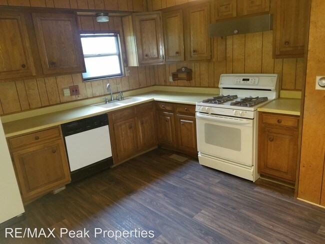 Building Photo - 3 br, 2 bath House - 3991 E. El Paso Drive