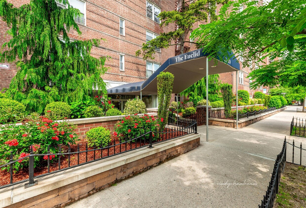 Primary Photo - 72-10 112th St