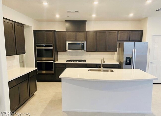 Building Photo - 10928 Chipotle Ave