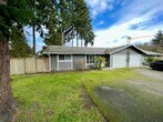 Primary Photo - Charming University Place Duplex – Prime L...