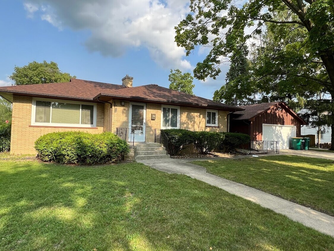 1160 W Marion St, Joliet, IL 60436 House Rental in Joliet, IL