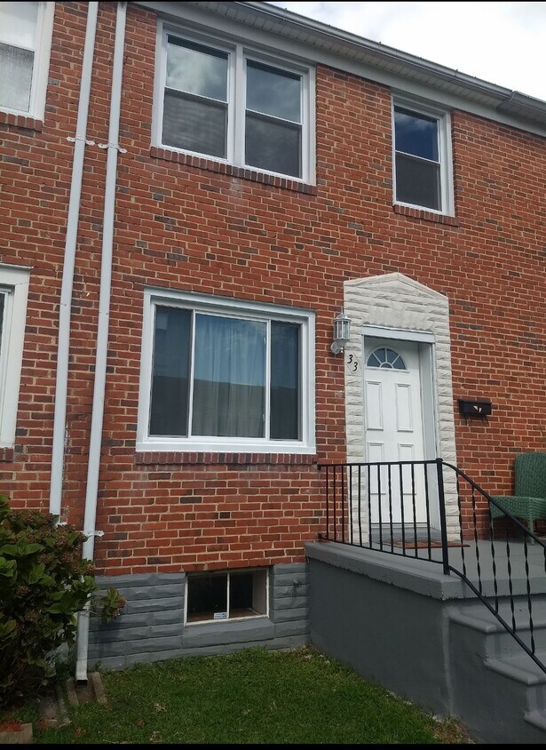 33 Wiltshire Rd, Essex, MD 21221 Townhome Rentals in Essex MD