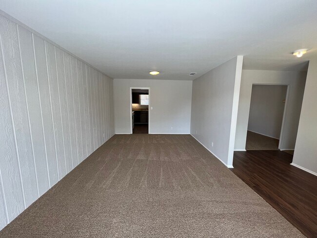 Foto del edificio - LOVELY 3 BEDROOM HOME NESTLED IN A CUL-DE-...