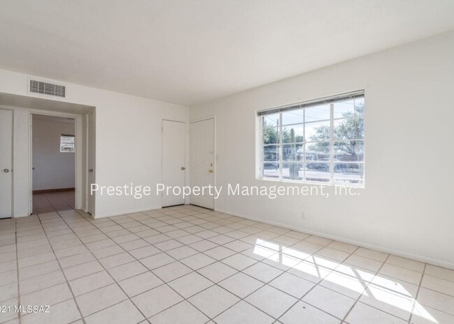 Photo - Charming, Updated  Brick Home in Central Tucson with Huge Yard!