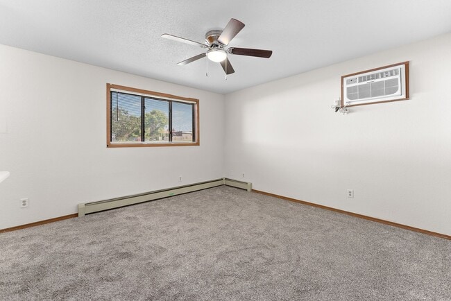 Building Photo - 804 S Charlotte Ave