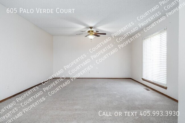 Building Photo - 605 Palo Verde Ct