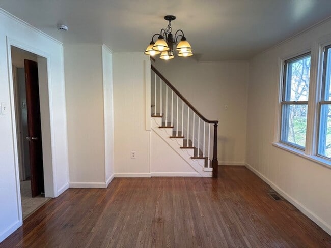 Foto del edificio - 219 Redwood St