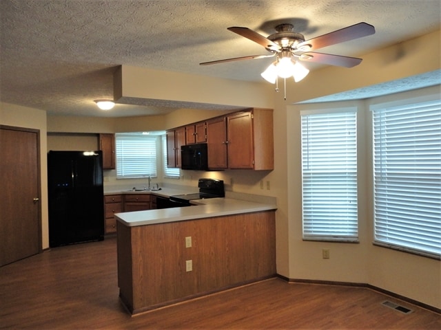 Building Photo - 5894 Buechler Bend