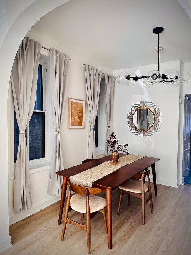 Photo - 2014 N Oakley Ave Apartment